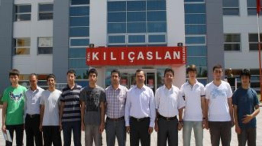 Kılı&ccedil;aslan ve Yelkenoğlu Liseleri&rsquo;nde LYS yerleştirme sevinci