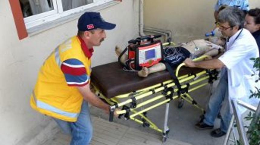 G&ouml;lde boğulan &ccedil;ocuk, kalp masajıyla hayata d&ouml;nd&uuml;