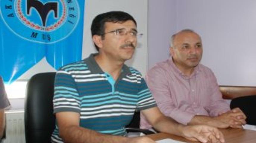 Akademisyenlerden darp&ccedil;ı polislere kınama