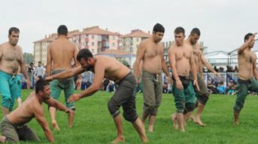 Anadolu'nun yeni başpehlivanı Hasan Tuna oldu