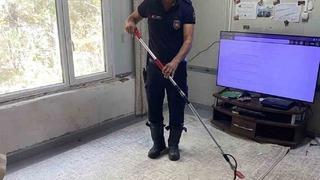 Defne’de eve giren yılanı itfaiye yakaladı