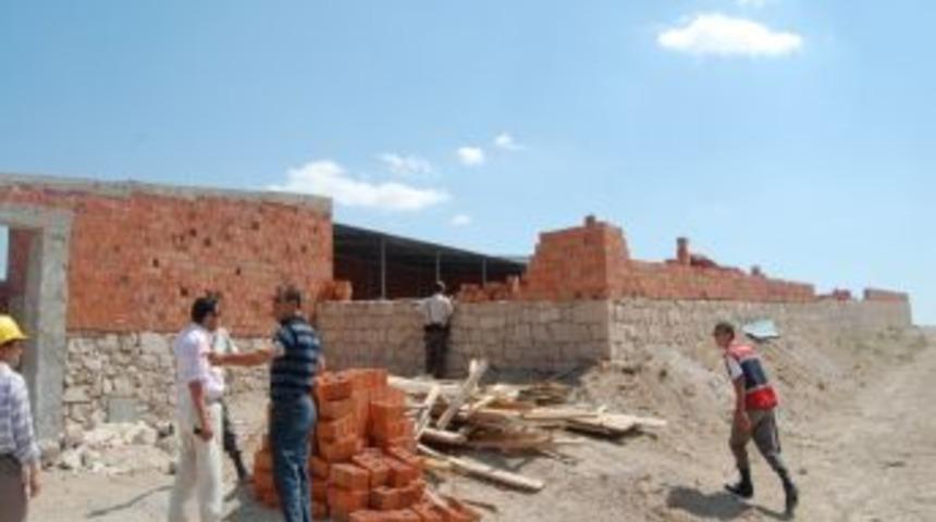 Yapı ruhsatı verilen ka&ccedil;ak &ccedil;iftliği Kaymakamlık m&uuml;h&uuml;rledi