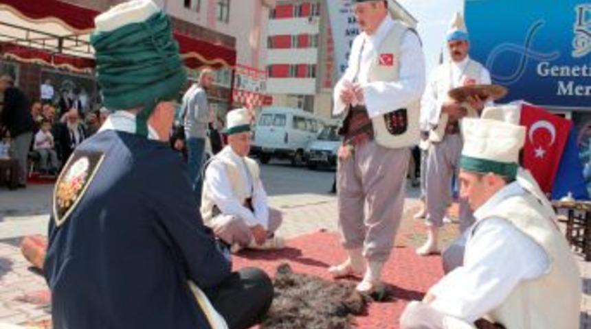 Altı yaşında &ccedil;alışmaya başladı, 62 yaşında yılın ahisi se&ccedil;ildi