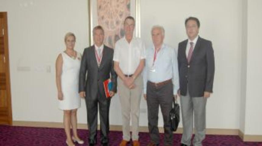 Egeli turizmciler yeni sezonu i&ccedil;in kolları sıvadı