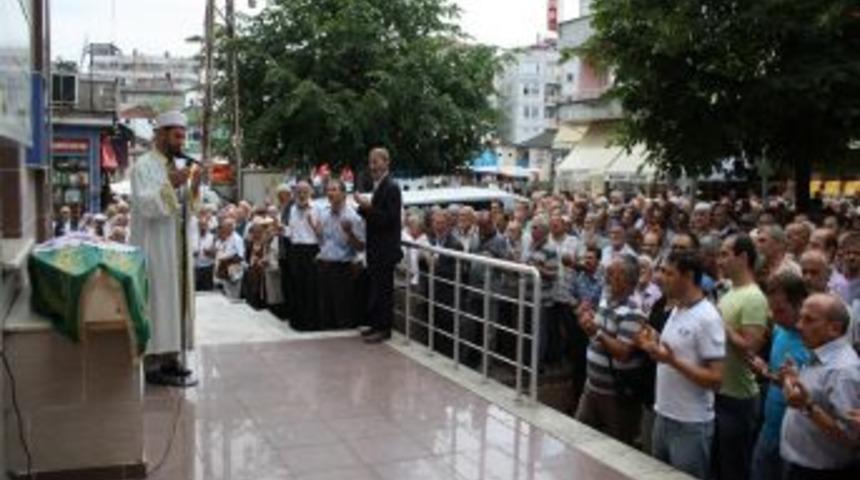 Yaban arıların saldırısına uğrayan anne hayatını kaybetti