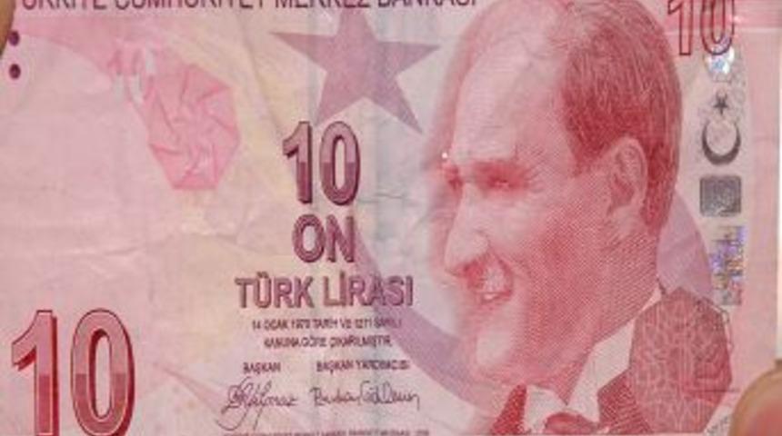 Paradaki iğne deliği hırsızları ele verdi