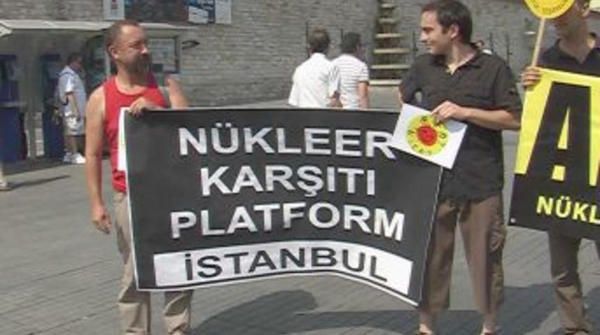 N&uuml;kleer karşıtlarından Ruslara acı biber, Japonlara lokum