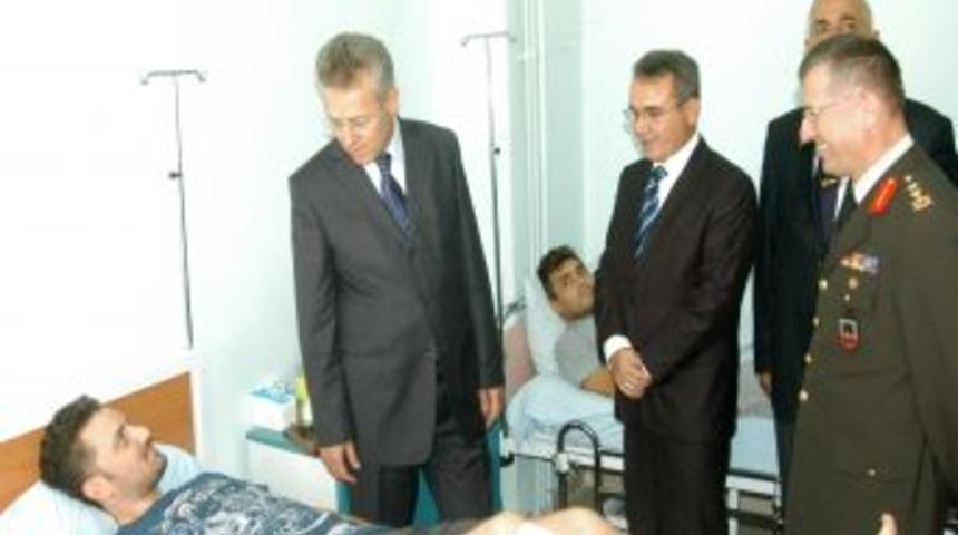 Vali Taşkesen'den gazilere ziyaret