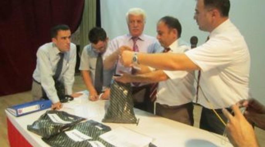 &Uuml;&ccedil; aylık iş i&ccedil;in 657 m&uuml;racaat