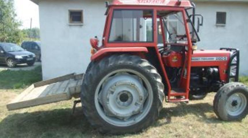 Dedesinin trakt&ouml;rle &ccedil;arparak &ouml;l&uuml;m&uuml;ne neden olduğu &ccedil;ocuk toprağa verildi