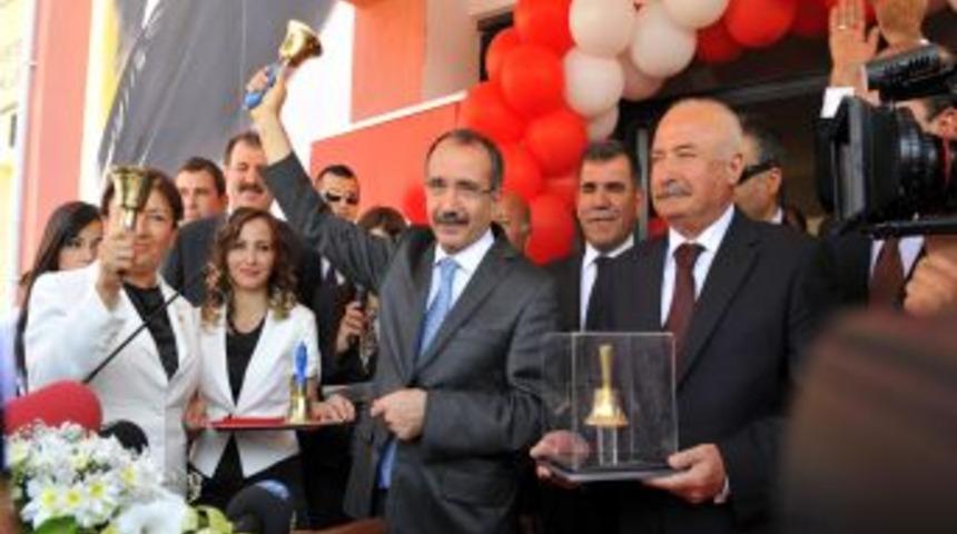 Milli Eğitim Bakanı Din&ccedil;er, ilk ders zilini &ccedil;aldı