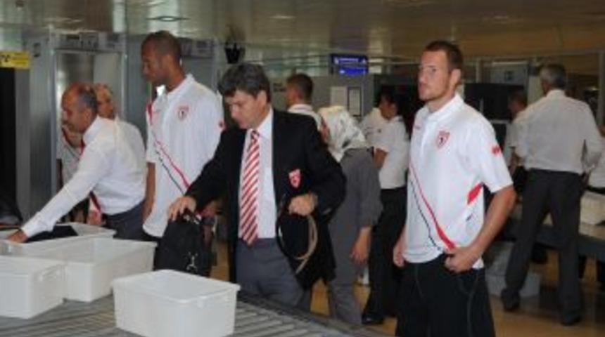 Galatasaray'dan umduğunu bulmayan Samsunspor evine d&ouml;nd&uuml;