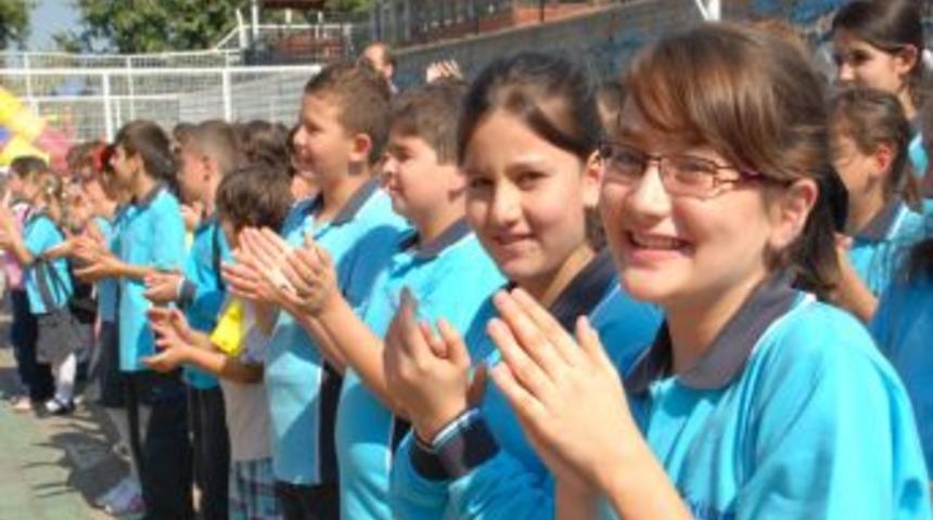 Eğitim Dede, &ouml;ğrencilerin ilk g&uuml;n heyecanını paylaştı