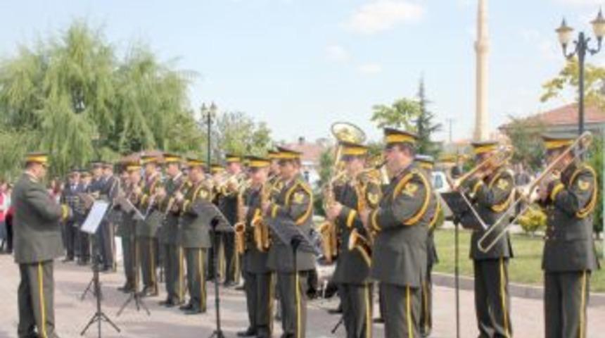 Gaziler G&uuml;n&uuml; kutlamasında duygusal anlar yaşandı