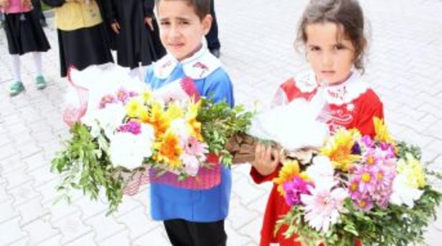 Kars&rsquo;ta 69 bin 633 &ouml;ğrenci ders başı yaptı