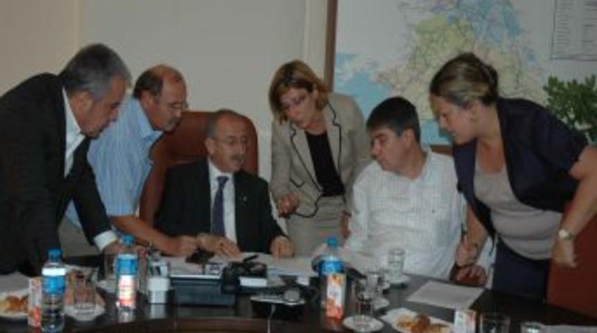 Batı &Ccedil;evre Yolu&rsquo;yla ilgili toplantı yapıldı