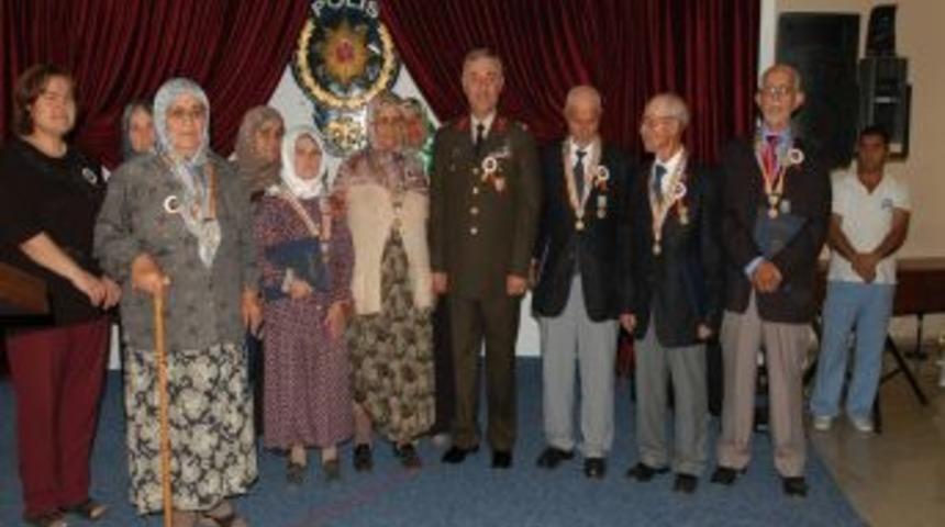 Denizli Valisi Demir: Devlet, ter&ouml;r belasını aşama aşama bitirecek