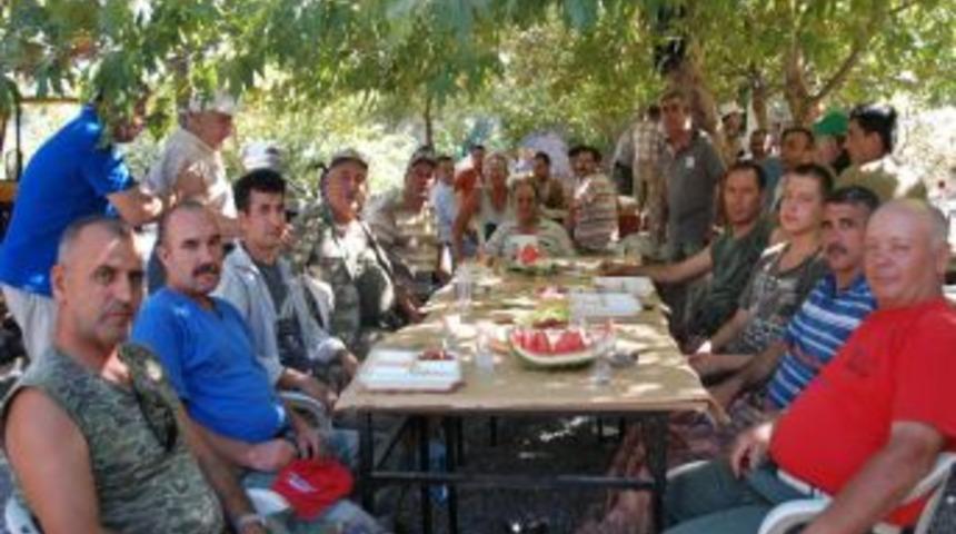 Avcılar, 'sürdürülebilir avcılık' için Av Bayramı'nı av yapmadan kutladı