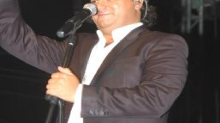 Kubat, Altın Koza'da hayranlarıyla buluştu