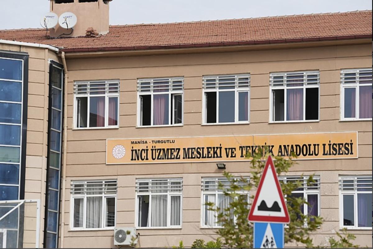 Manisa daki okul saldırısı... Annesinden 600 TL alıp fişek almış: Radikal i&ccedil;erikler ve Nazi sembolleri! 2