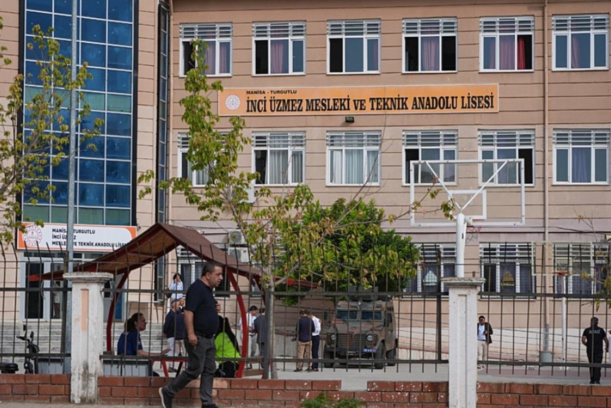Manisa daki okul saldırısı... Annesinden 600 TL alıp fişek almış: Radikal i&ccedil;erikler ve Nazi sembolleri! 6