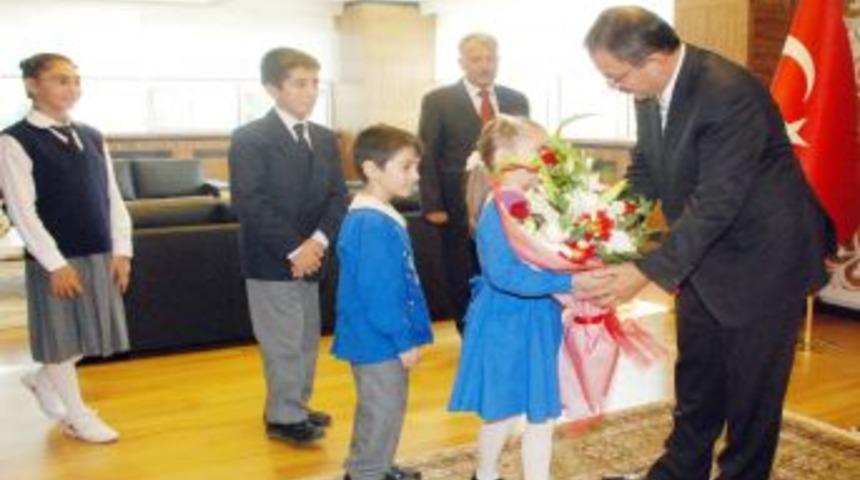 Başkan &Ouml;zhaseki: Eğitime desteğimiz s&uuml;recek