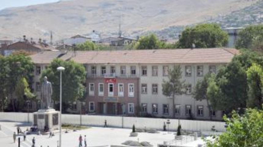 70 yıllık Malatya Valiliği hizmet binası restore ediliyor