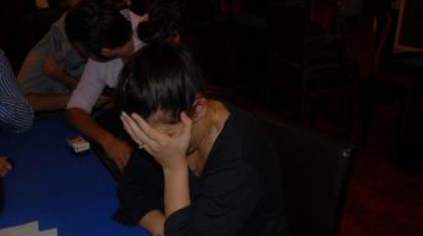 Villadaki derneğe gece yarısı kumar operasyonu