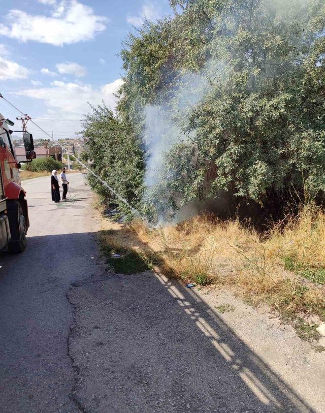Van’da bahçedeki yangın söndürüldü 1