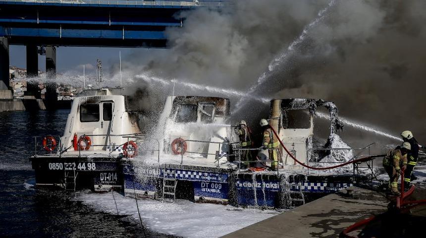 İstanbul Haliç'te teknede yangın!