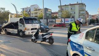 Plakasız motosiklete bindi, 46 bin lira ceza yiyip motor ve ehliyetinden oldu