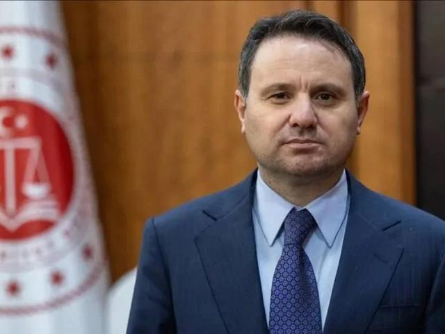 Akın G&uuml;rlek'ten "fon soruşturması" a&ccedil;ıklaması: 'Mağdurlarımızın hakkını koruyacağız'
