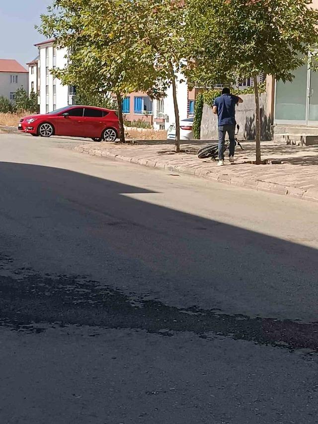 Palu’da aracın çarptığı bisikletli çocuk yaralandı 1