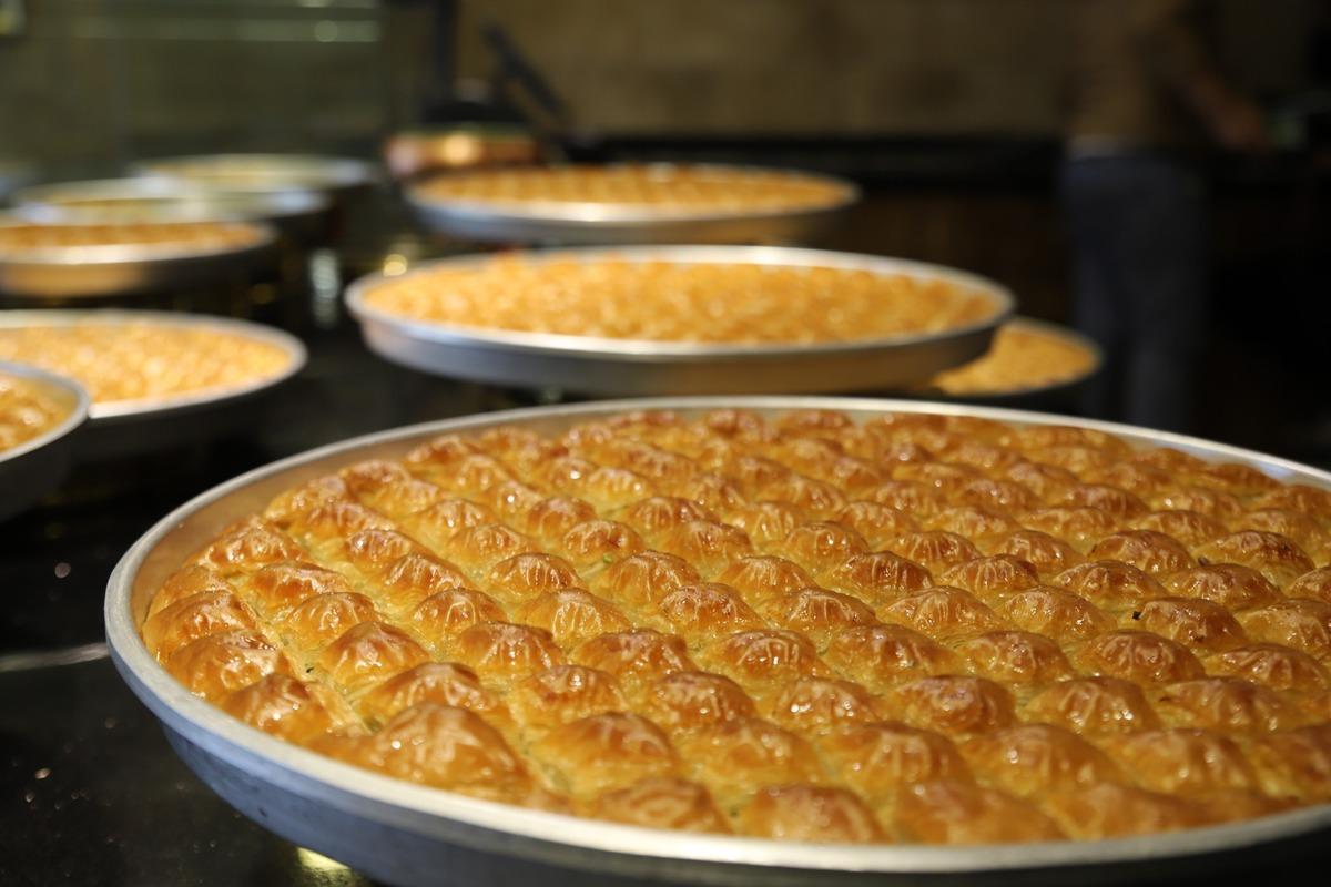 Gaziantep baklavasını İngilizce anlattı, milyonlar izledi! Usta ilk kez konuştu 4