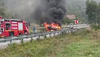 Takla atan otomobil alevlere teslim oldu: 1 yaralı