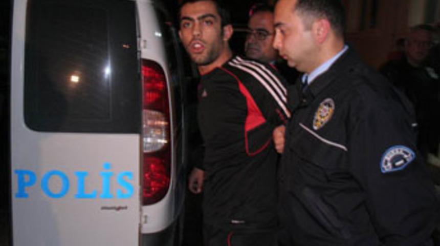 Tornavidalı hırsızları ayak izi ele verdi