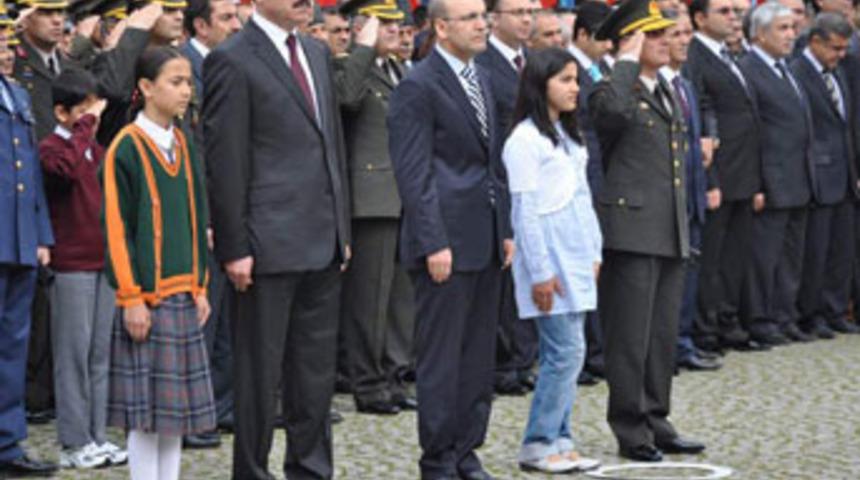 23 Nisan t&ouml;renine Belediye protestosu