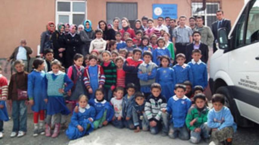 Kitap ve kırtasiye yardımı