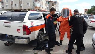 Karı koca evlerinde &ouml;l&uuml; bulundu: 11 katlı bina tahliye edildi