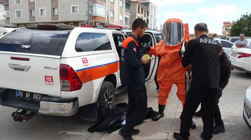 Karı koca evlerinde &ouml;l&uuml; bulundu: 11 katlı bina tahliye edildi