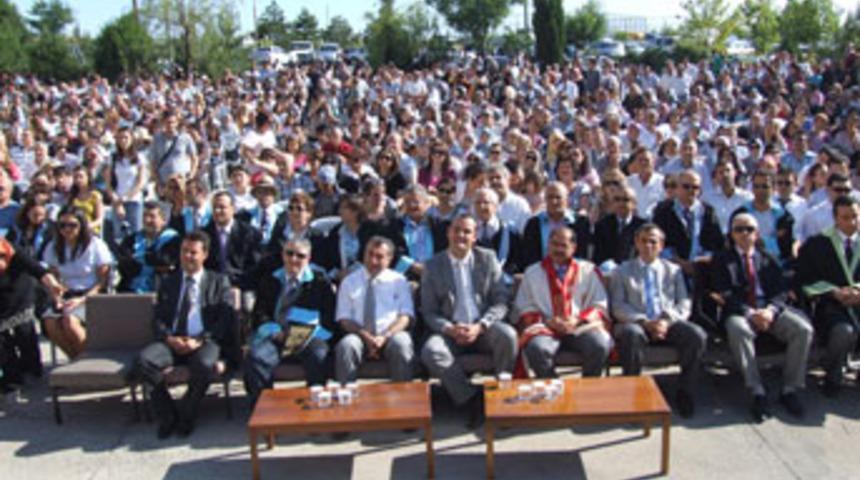 M&uuml;hendislik fak&uuml;ltesinde mezuniyet t&ouml;reni