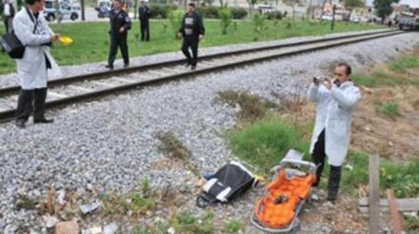 Bebeğe tren çarptı