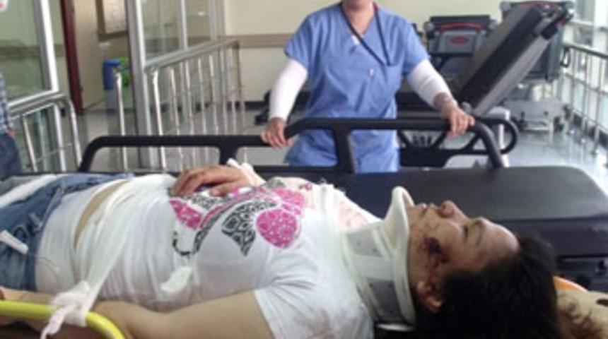 &Ouml;ğretmenler kaza yaptı: 23 yaralı