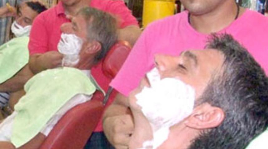 S&uuml;tle sakal traşı