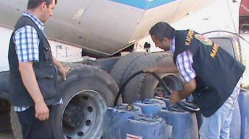 2 bin 370 litre ka&ccedil;ak akaryakıt ele ge&ccedil;irildi