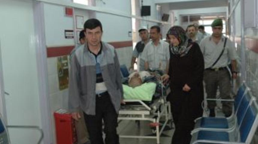 Dursunbey'de trakt&ouml;r devrildi 1 &ouml;l&uuml; 3 yaralı