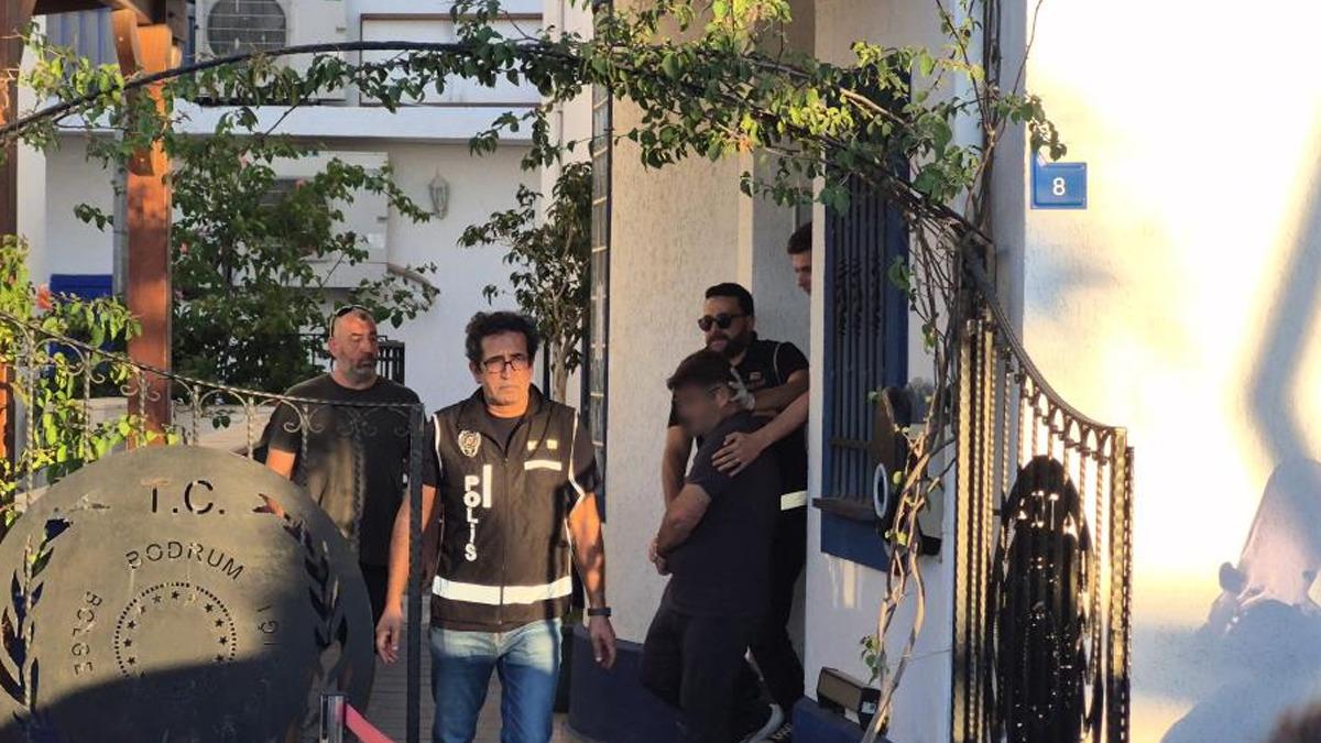 Limana rüşvet operasyonu! Başkan gözaltına alındı, paralar zarflardan çıktı 1