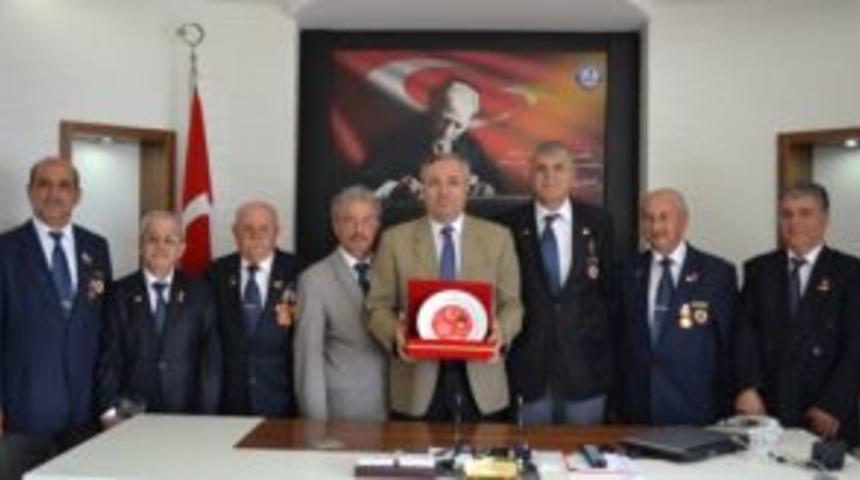 Gazilerden Kaymakama plaket