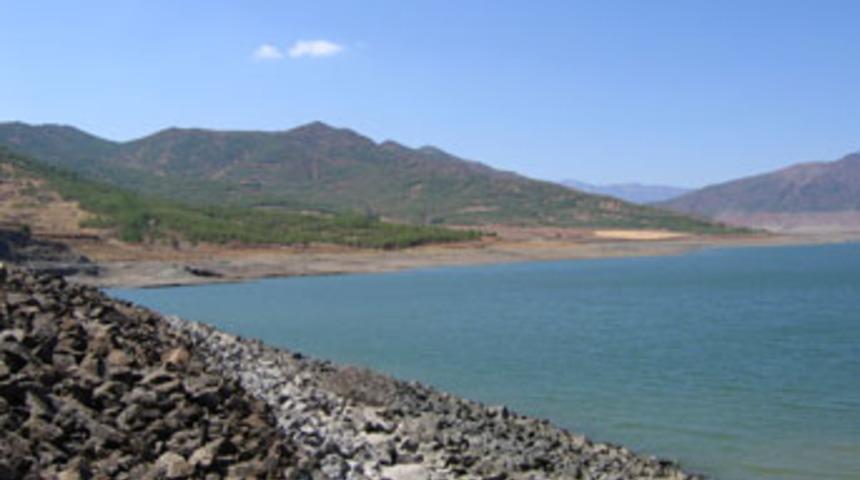 Serinlemek için girdi, canından oldu