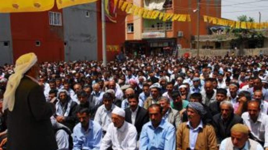 Cuma Namazında Başbakana Sert Tepki